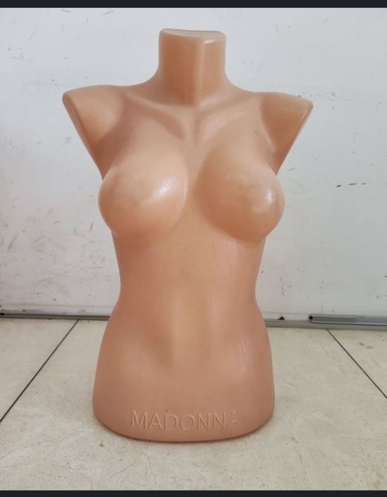 Маникен мадонна и кийшик маникенам бор