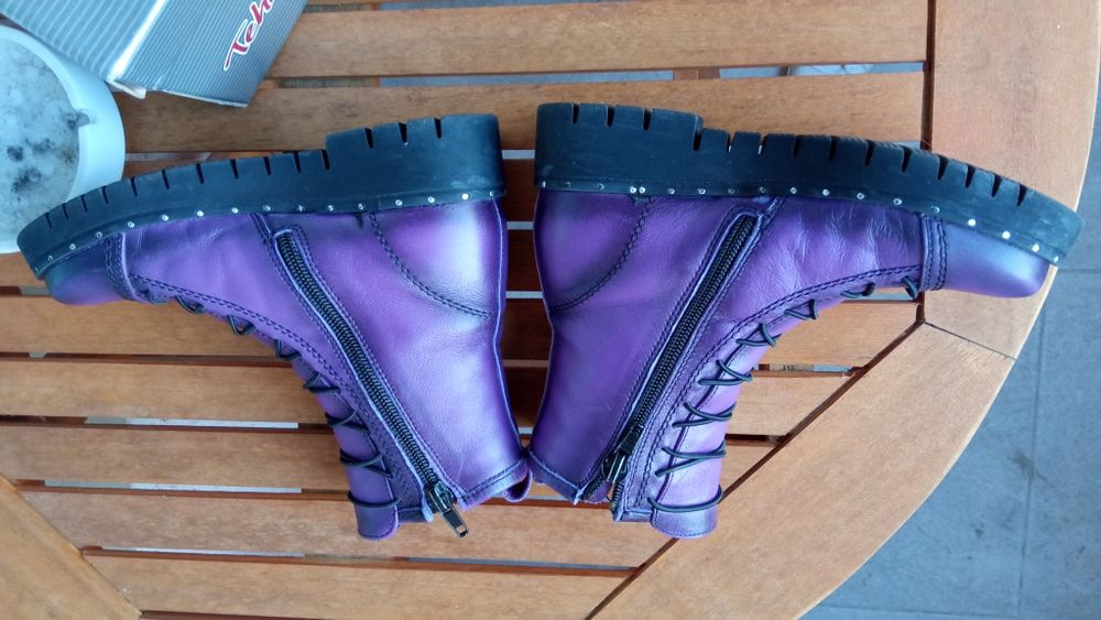 Продавам чисто нови боти н.31