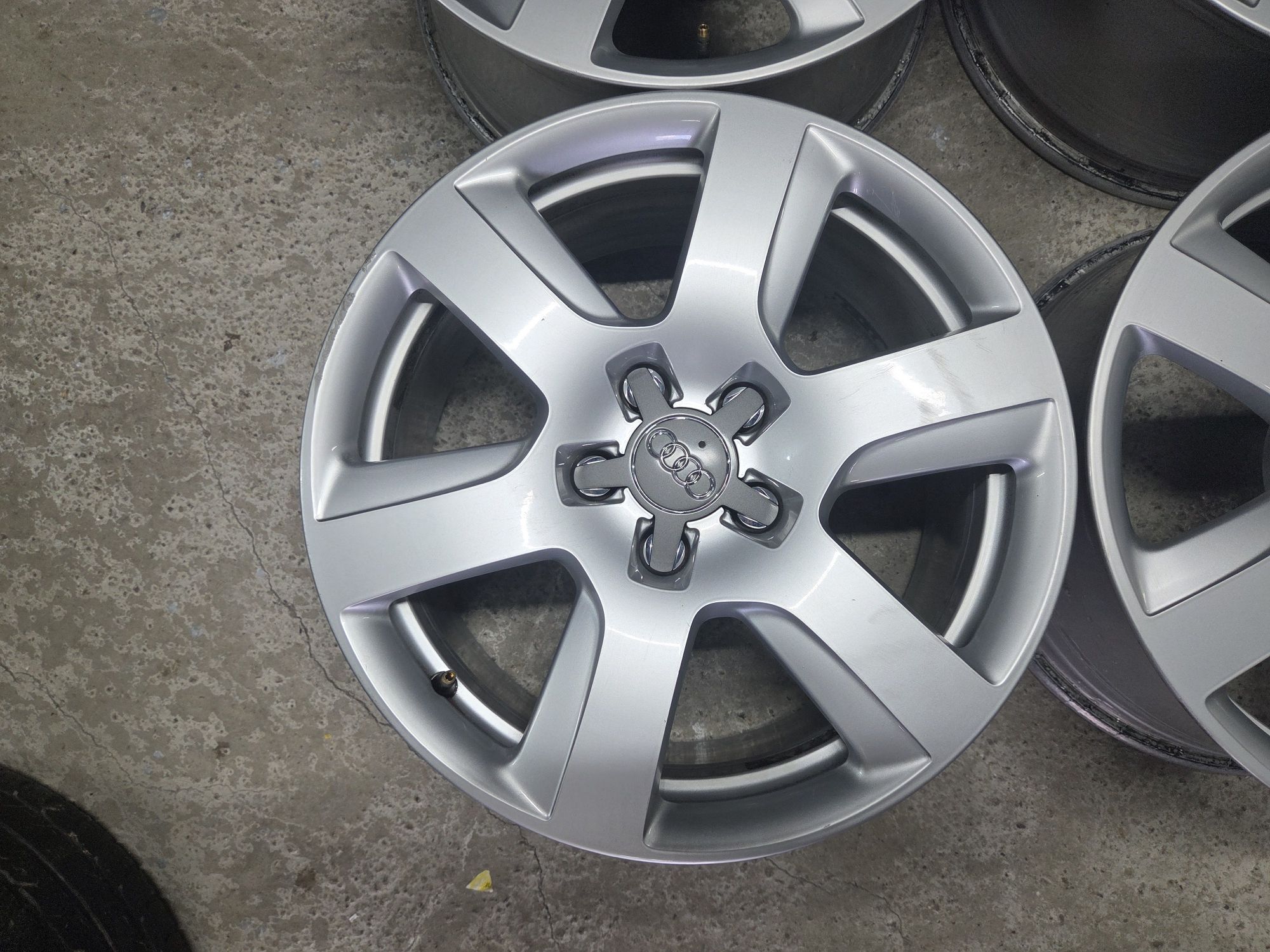 Set Jante Aliaj Audi A3 A4 A5 A6 Q5 5x112 pe 17