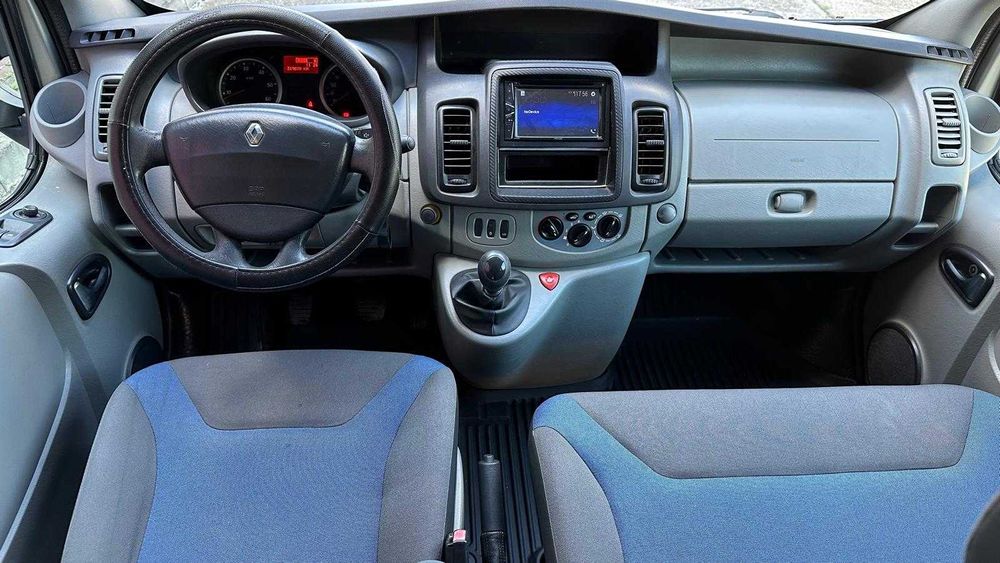 Renault Trafic Passenger, fab. 2013, motorizare 2.0/115 cp, 8+1 loc