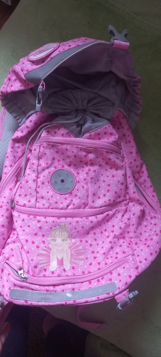 Ghiozdan ergonomic școală