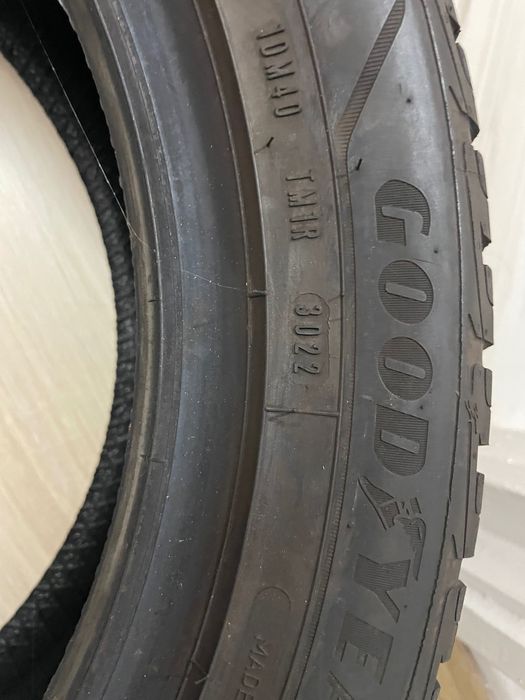 2 anvelope de iarna 225/50/17 Goodyear 2022