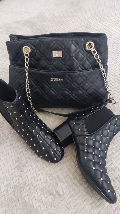 Красиви боти модел Valentino с подарък чанта Guess