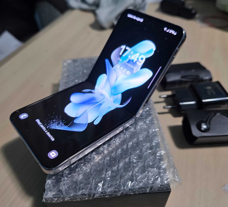 Ocazie !.Ca si Nou !!.Sams.Z Flip 4, 5G,256 Gb !