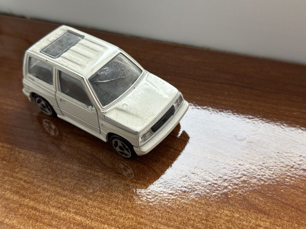 Suzuchi vitara buruga 1:43