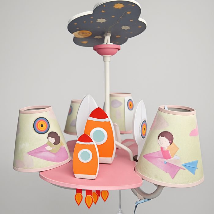 Продам люстру в детскую