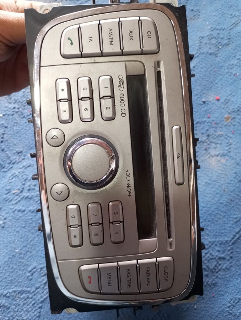 Avtomagnitafon sotiladi HYUNDAI MOSHINANIKI