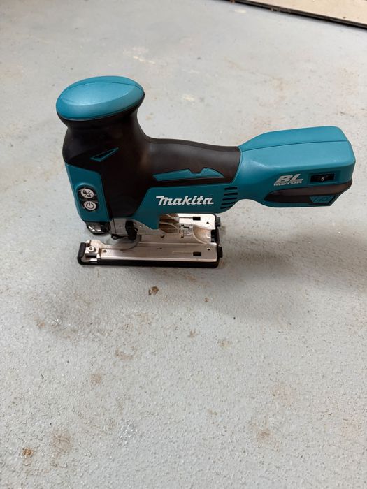 Makita DJV181Z fierastrau vertical cu acumulator 18 V