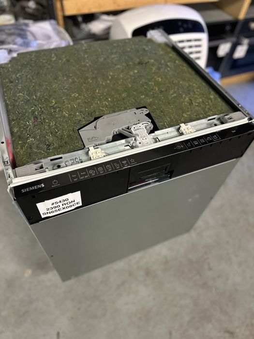 Masina de spalat vase complet incorporabila Siemens IQ500 SN65EX08CE