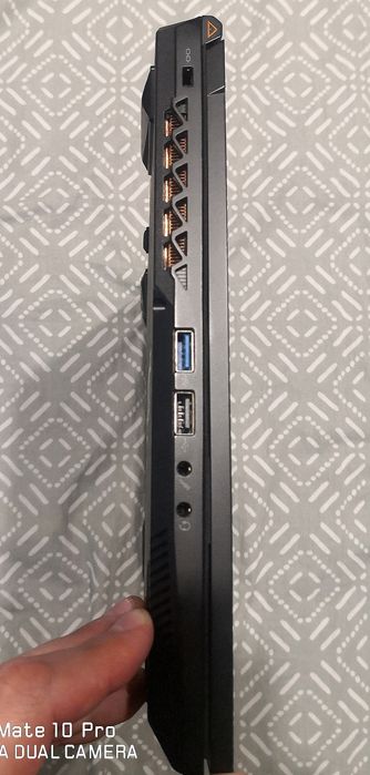 Laptop subțire RTX 4060!