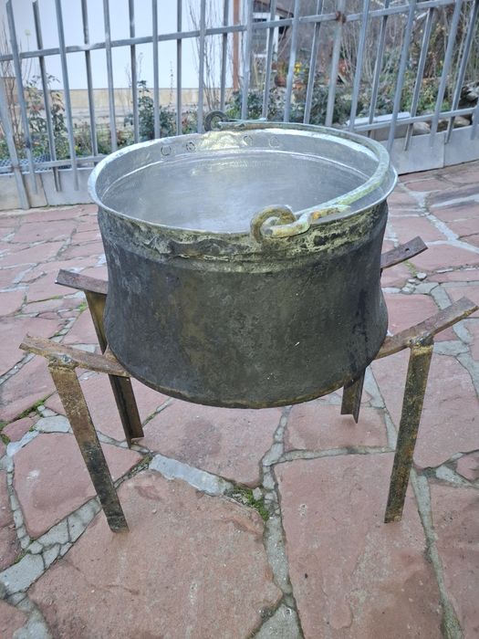 Продавам стар бъкърен казан.Без нагар.