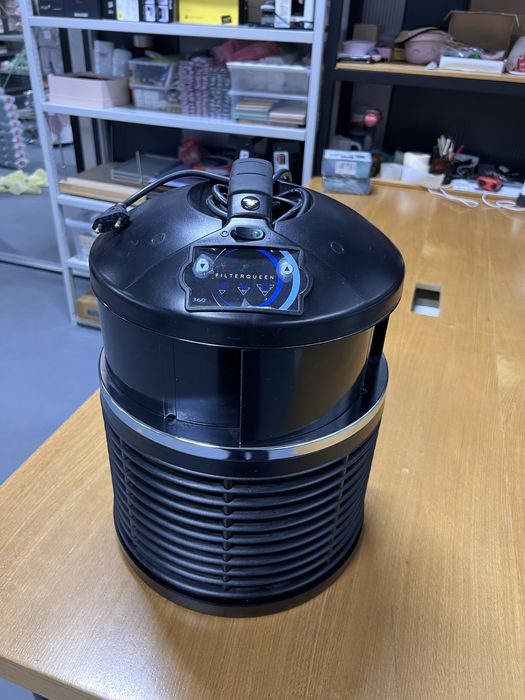 Vând purificator de aer profesional FilterQueen Defender 360
