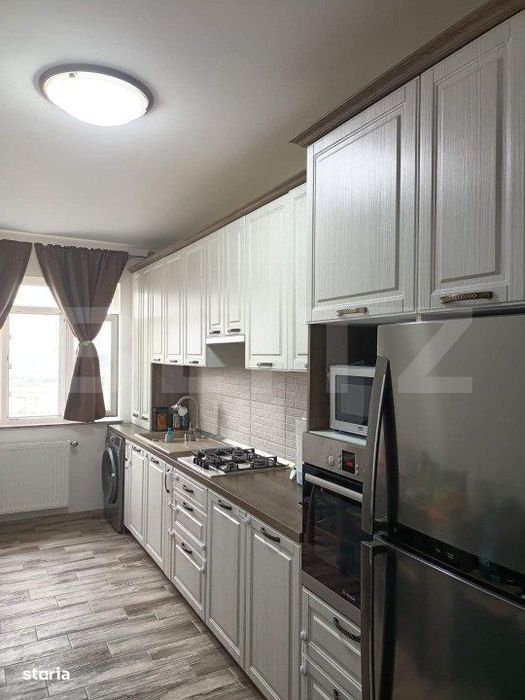 Apartament 3 camere, parcare, panorama superba, zona Burdujeni