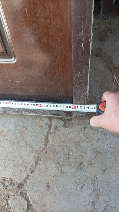 Эшик сотилади. Бу