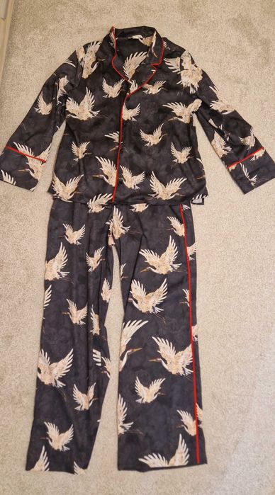 Костюм в будоарен стил от сатен с японски мотиви