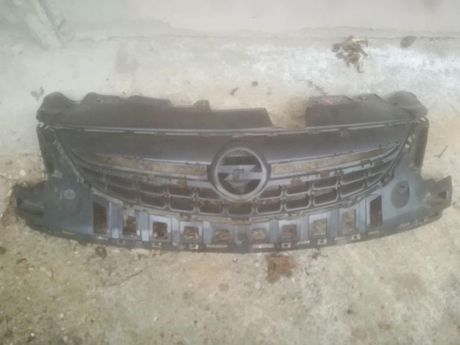 Grila radiator Opel Corsa D facelift 150 lei