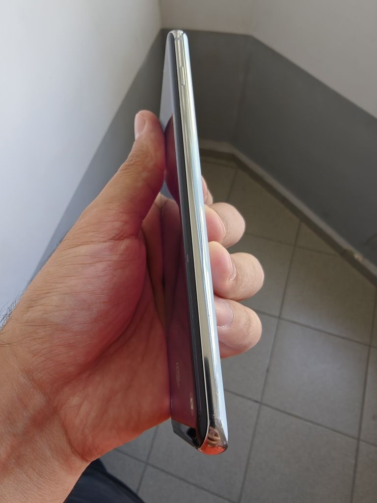Samsung Galaxy S10 plus white
