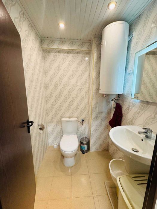 Дава се под наем Двустаен апартамент в Бургас, Център - 80 кв.м за 459 € - Снимка #1