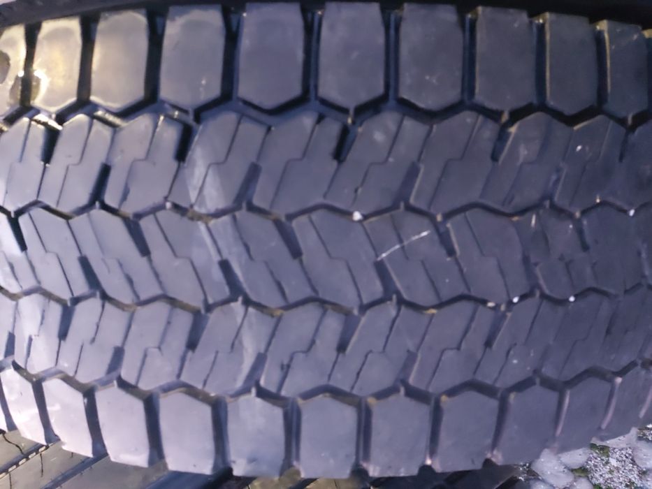 265/70R19.5 Michelin 4 броя