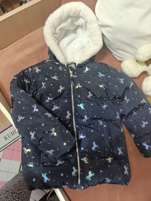 Продам куртку на девочку