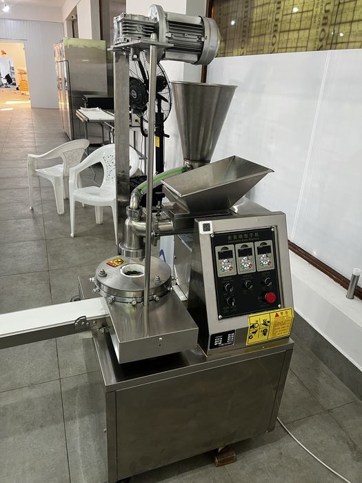 Автоматизированная машина для формы теста с начинкой