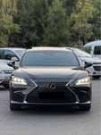 Lexus ES 250.