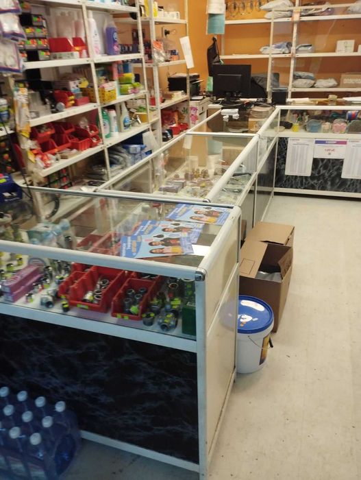 Стъклена витрина - щанд