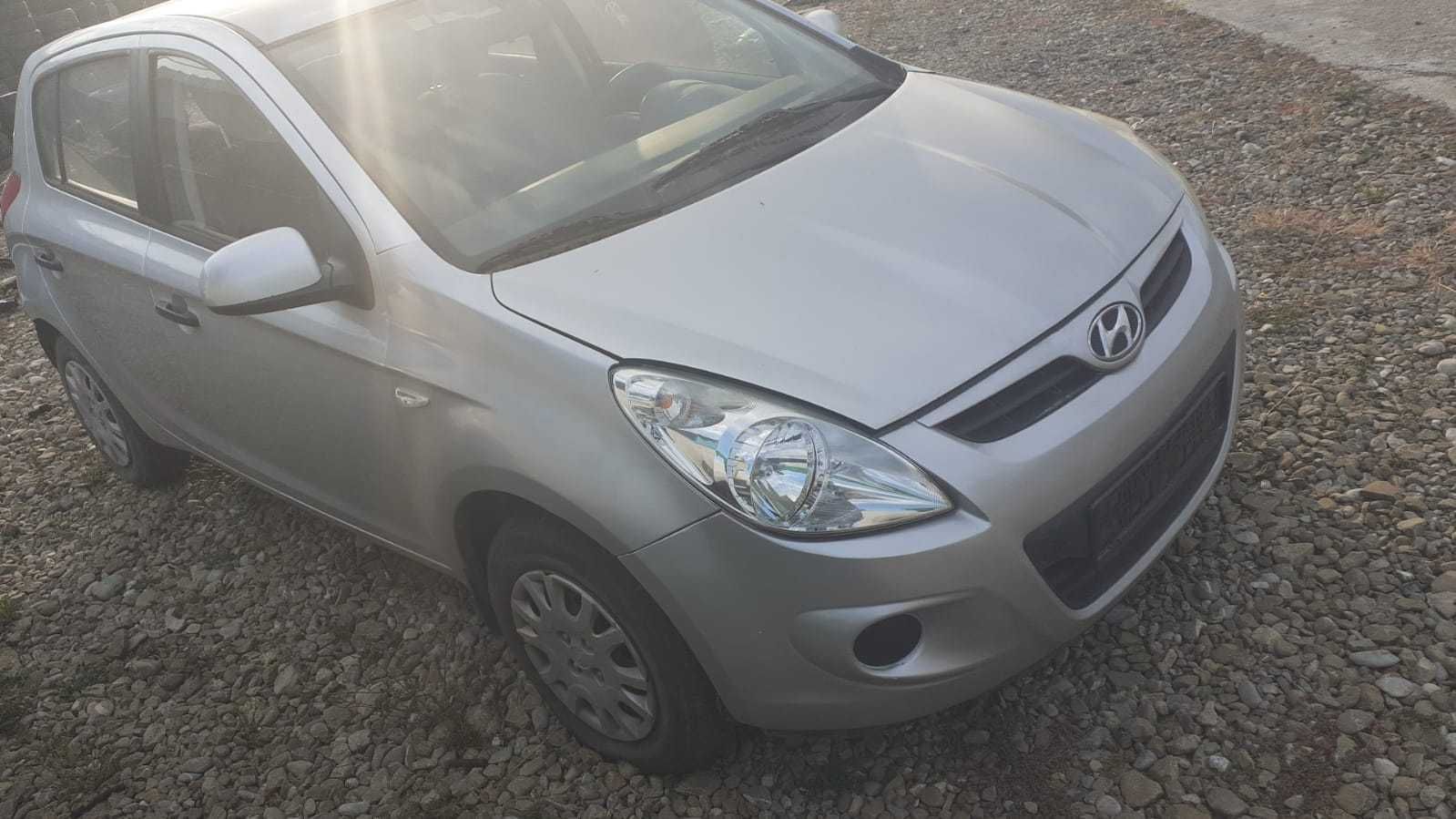 Punte spate Hyundai i20