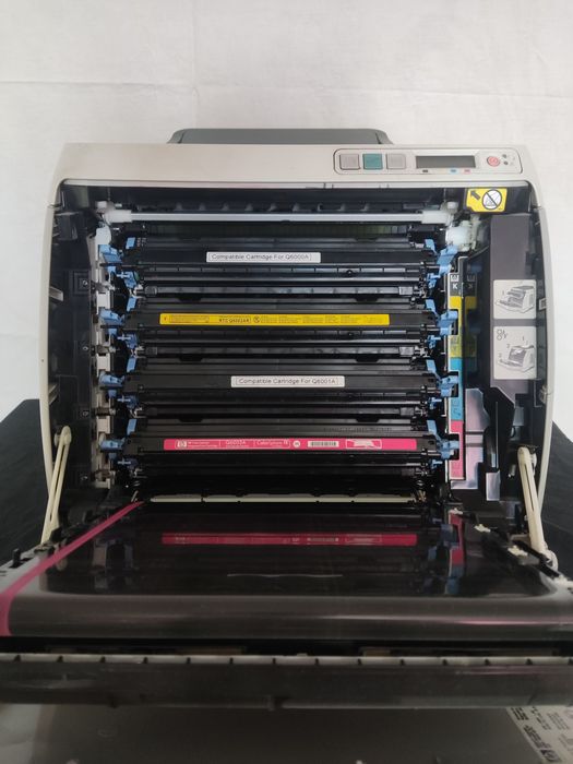 Принтер цветной hp