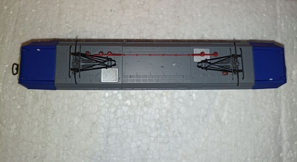 Locomotiva electrica piko connex 

Lumini in funcție de direcția de me