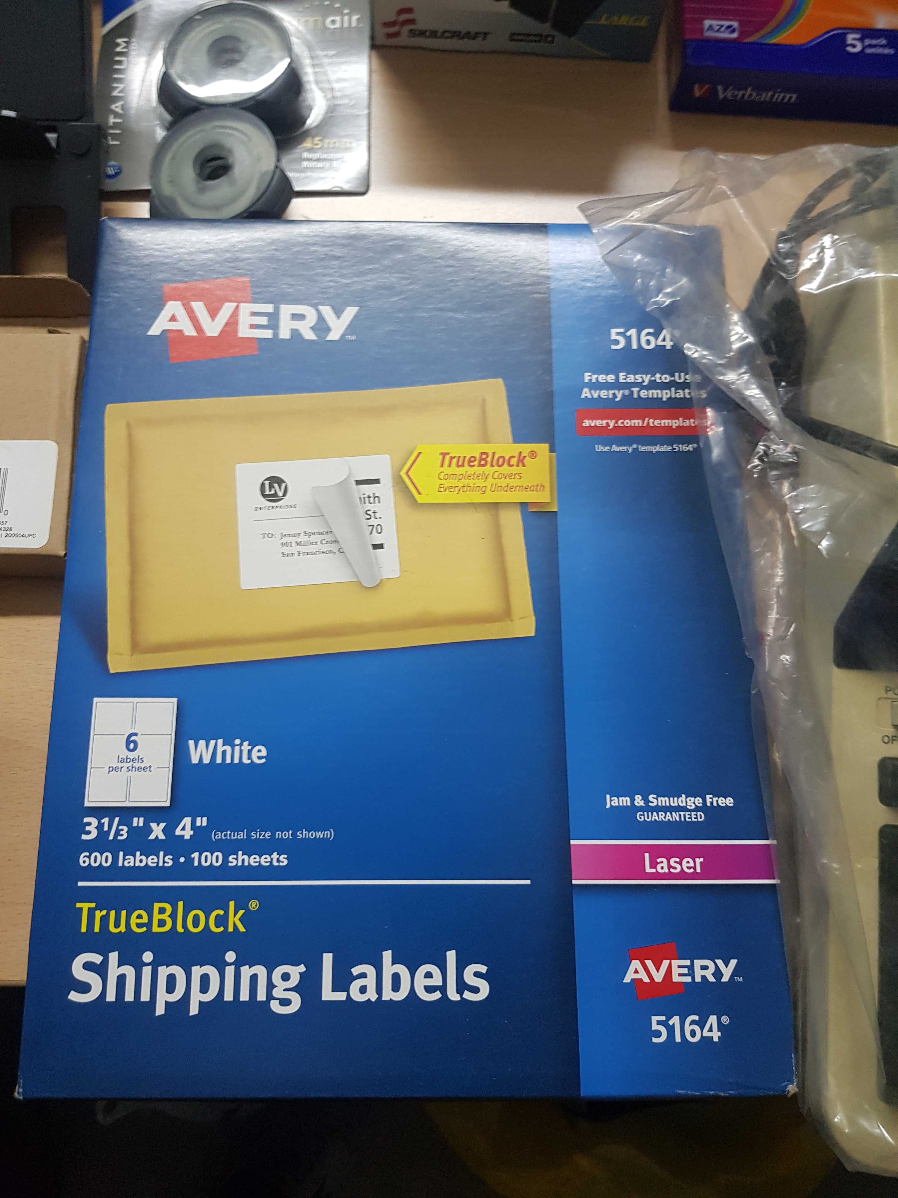 Транспортни етикети и пликове ("AVERY") 600labels+100sheets