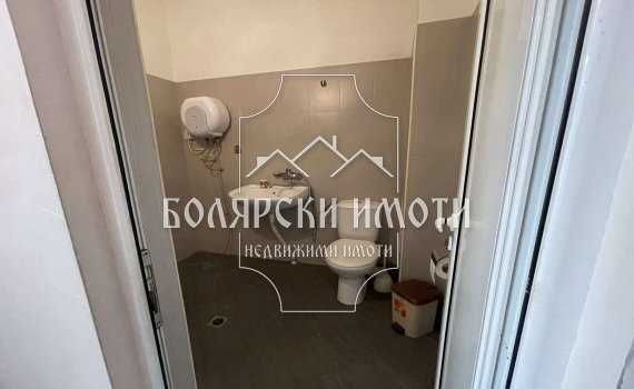 Дава се под наем Магазин в Велико Търново, Център - 65 кв.м за 306 € - Снимка #1