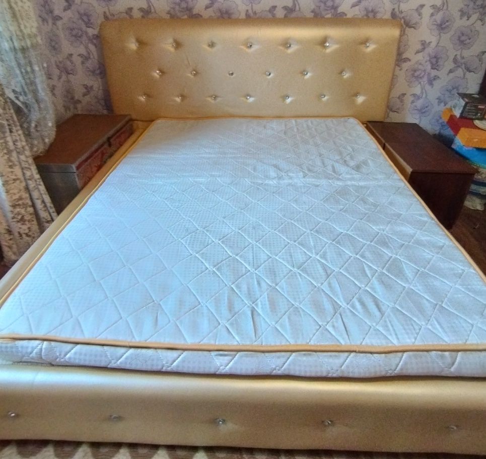 Продам кровать двуспальная
