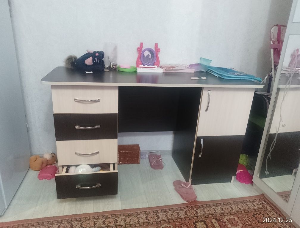 Продам стол в идеале