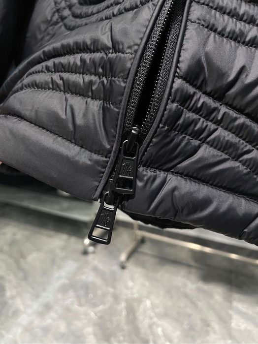 Geaca Moncler , calitate premium , pe comanda , nou , L