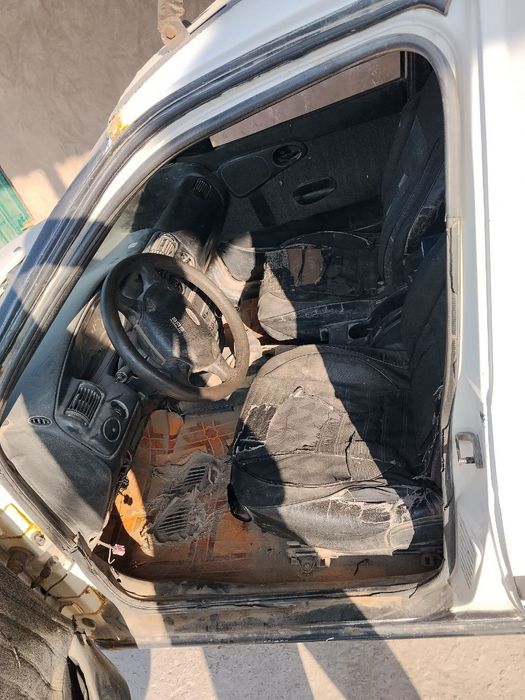 Ford eskord yurib furibdi