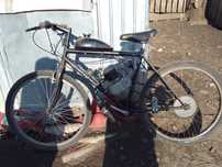 Vand bicicleta cu motor