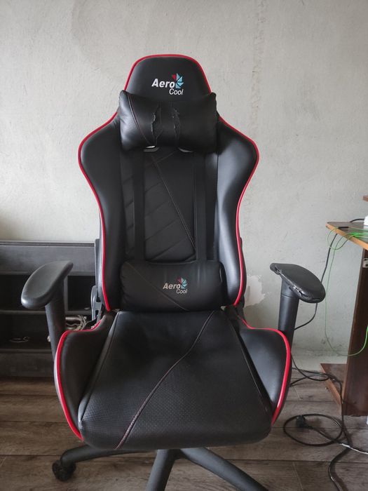 Продам игровое кресло