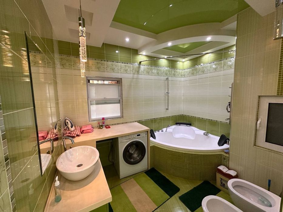 Продаётся на Карасу-2 4ком