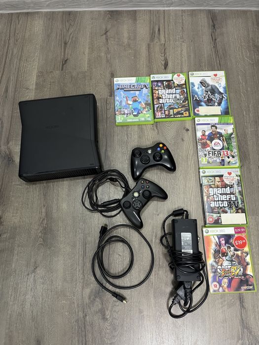 Xbox 360 slim + 6 игри