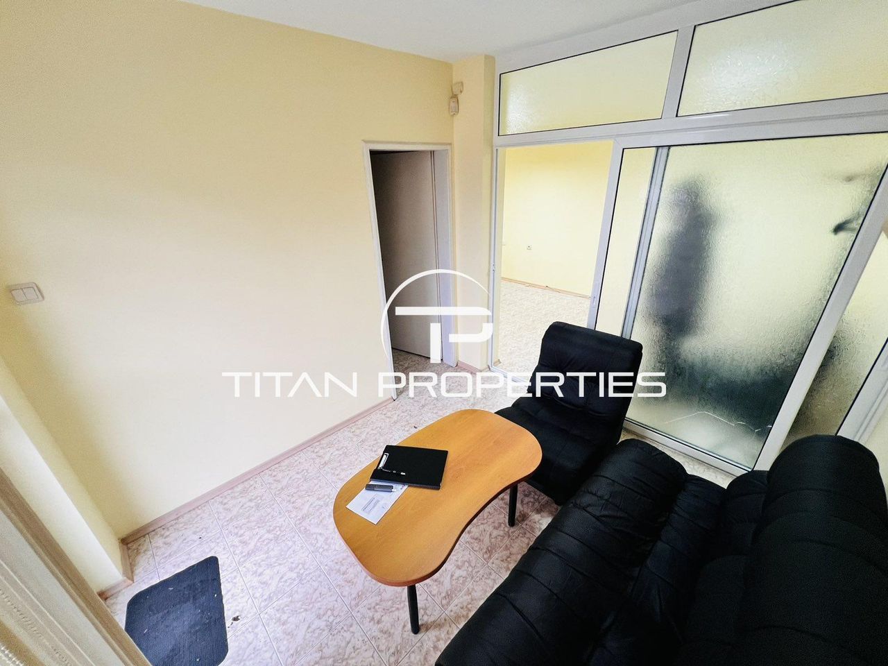 Дава се под наем Офис в Бургас, Център - 35 кв.м за 229.5 € - Снимка #2