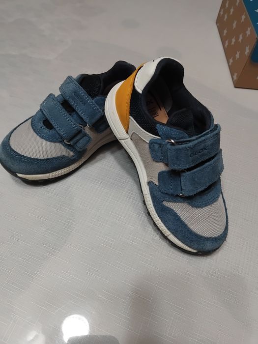 Pantofiori Geox  aproape noi