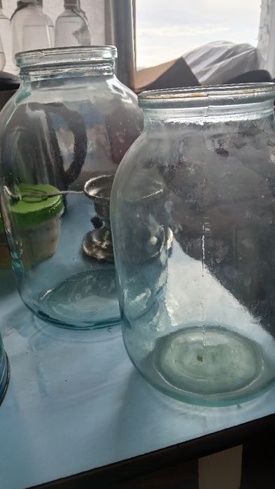 Продам стеклянные банки.