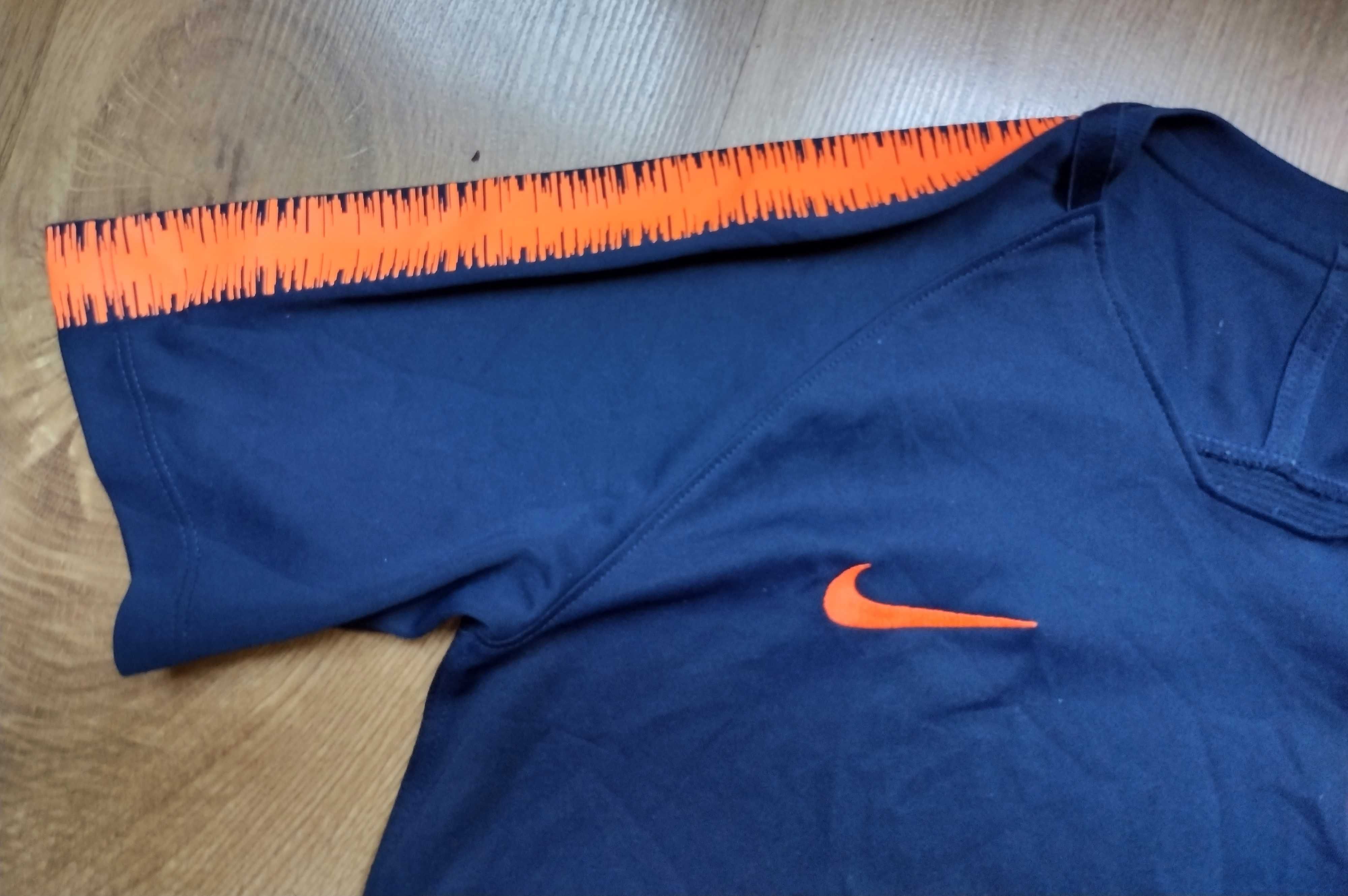Barcelona / Nike - детска футболна тениска на Барселона