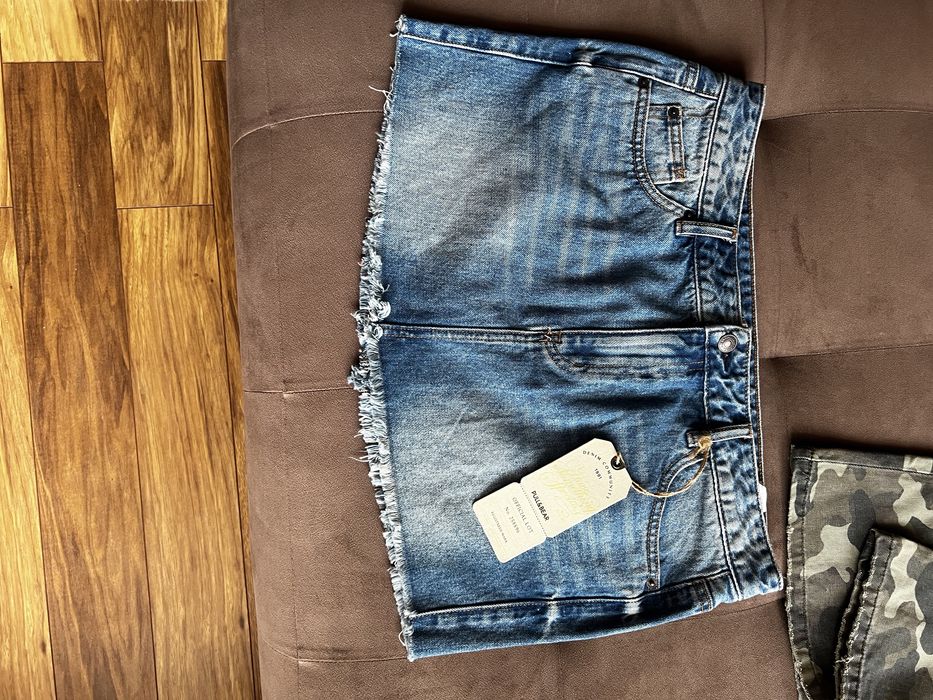 Дънки чисто нови