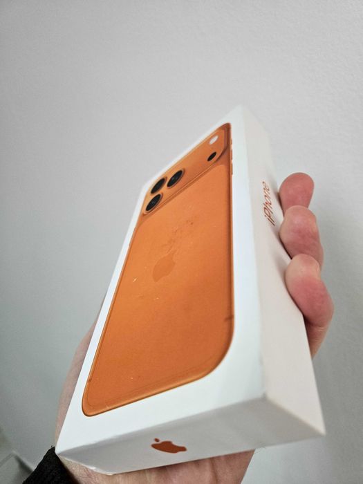 IPhone 17 Pro Max, 256 Gb, neverlock, sigilat la cutie, Orange Cosmic.