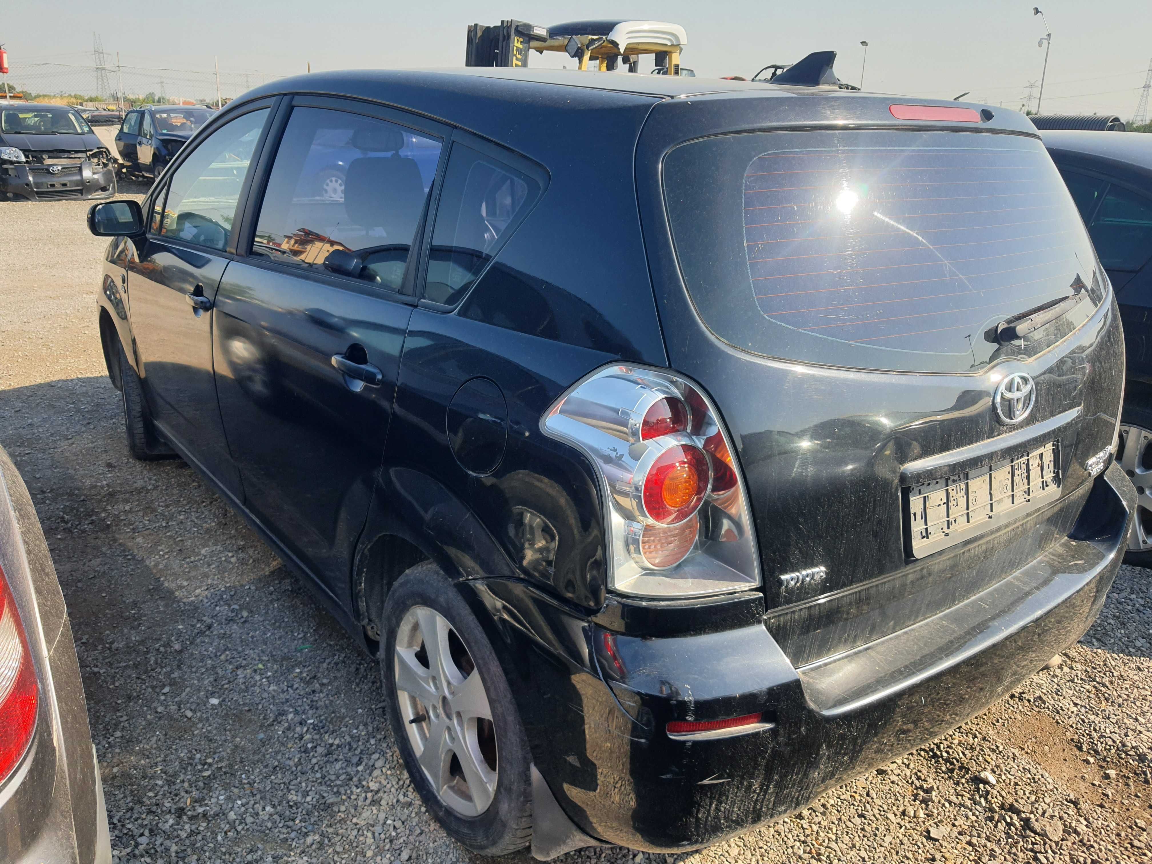 На части! Toyota Corolla Verso 2.0 D4D