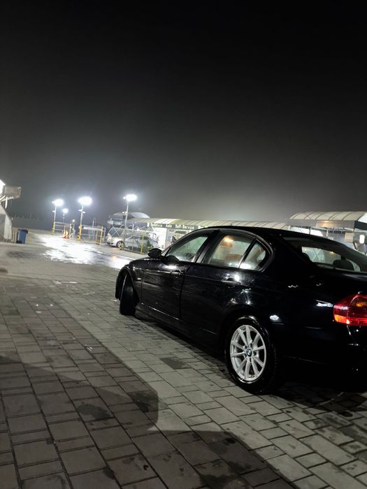 Vând BMW e 90 318 i