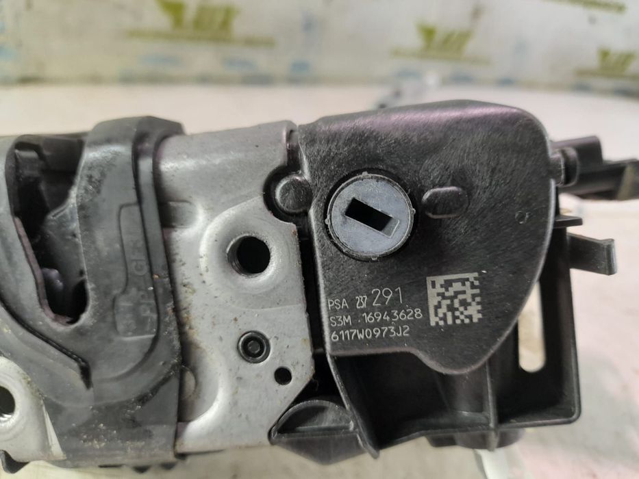 Broasca usa stanga spate 16943628 Peugeot 3008 2 [2016 - 2020] 1.6 hd