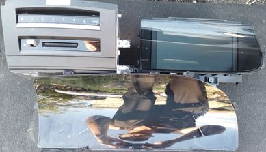 Километраж, дисплей на навигация и CD ченджър за Mercedes S класа W221